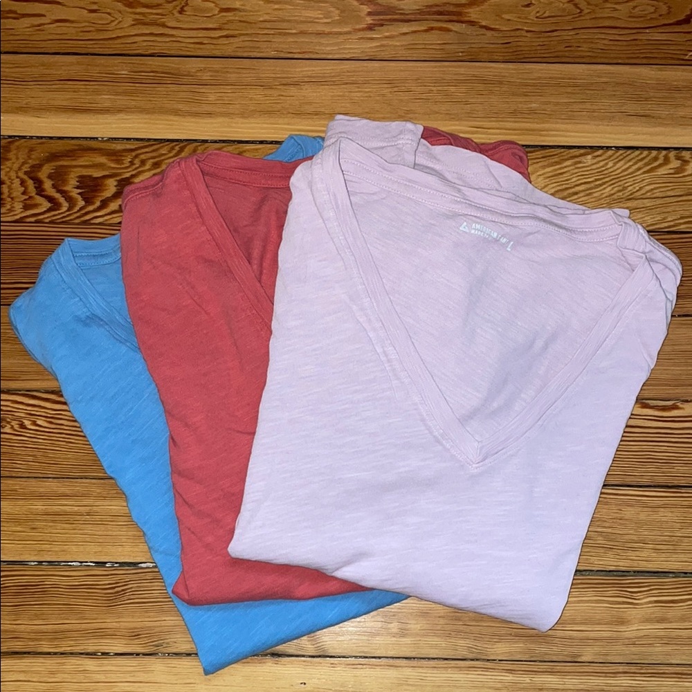 Set of Three American Giant V-Neck T-Shirts - Lg